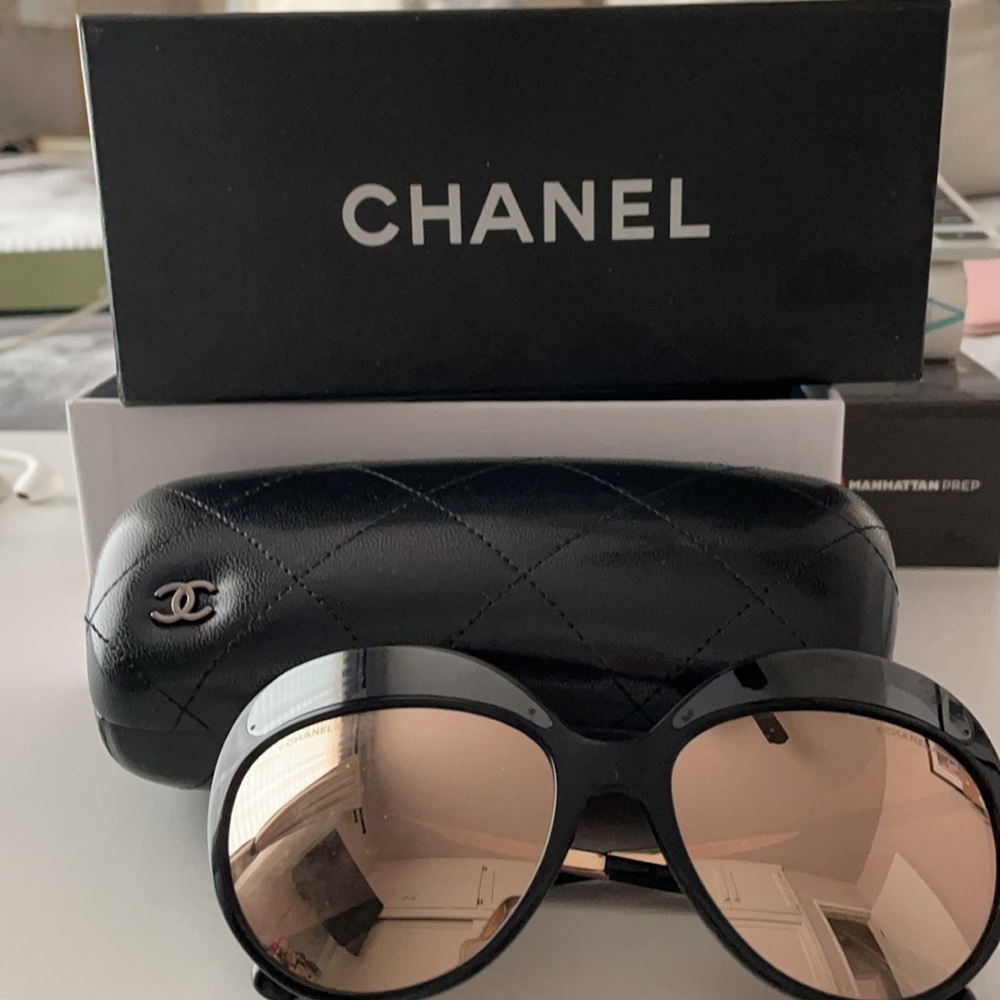 Chanel Subglasses - Picture 4 of 4